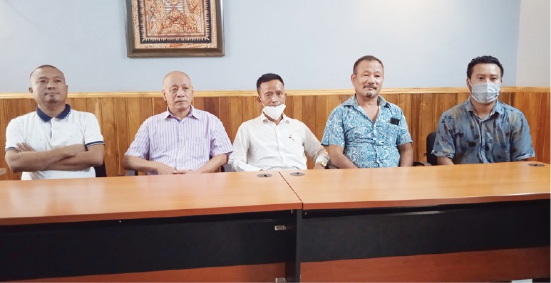 Aboi District Demand Committee members addressing media persons in Dimapur on July 25. (Morung Photo)